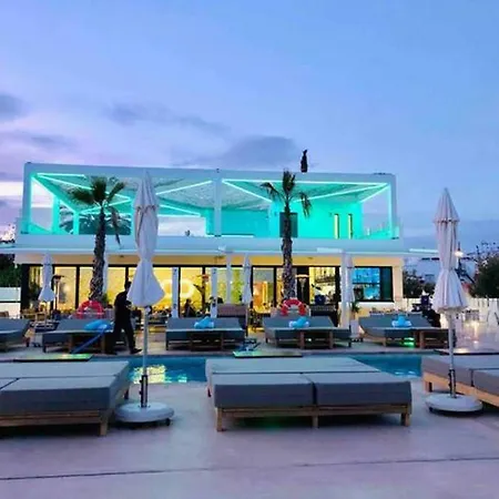 Luxury Modern By The *